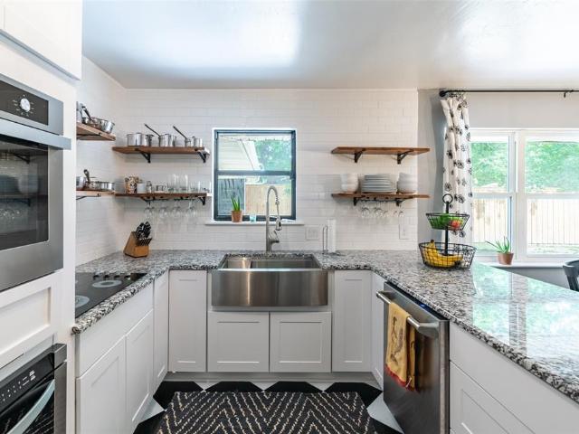 House for sale in Leonard