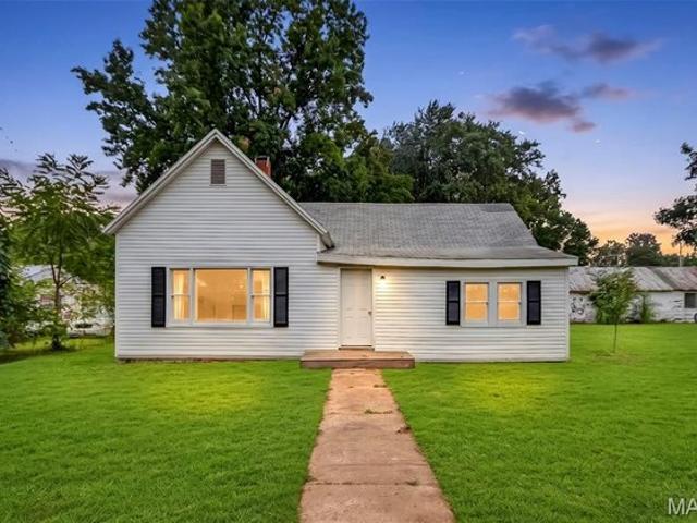 House for sale in Clarksville, Pike County