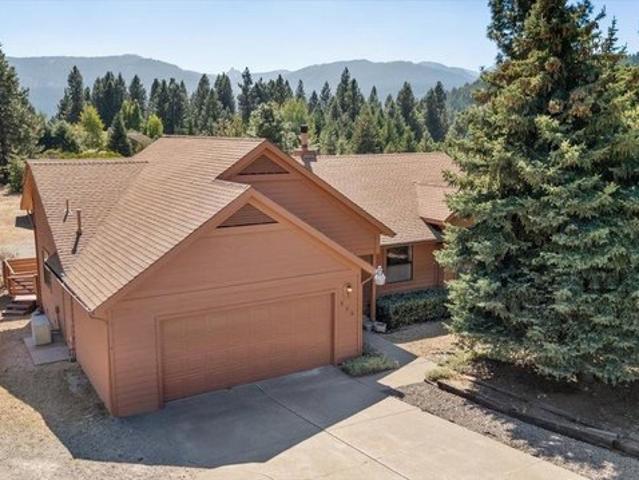 House for sale in Mount Shasta, Siskiyou County