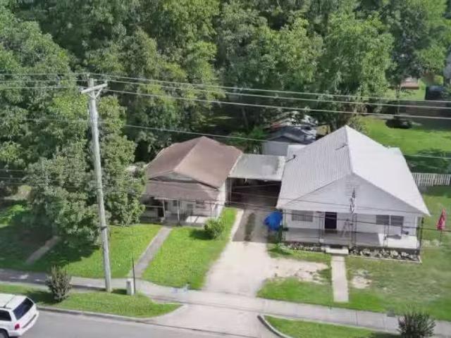 House for rent in Benton