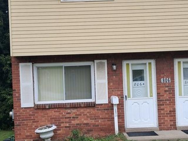Townhouse for rent in South Park, Pennsylvania