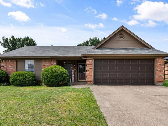 House for sale in Arlington, Tarrant County