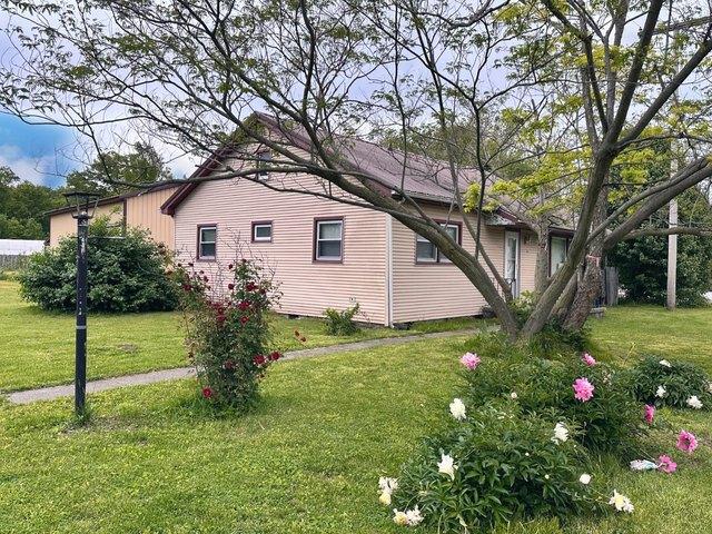 House for sale in Flora, Illinois