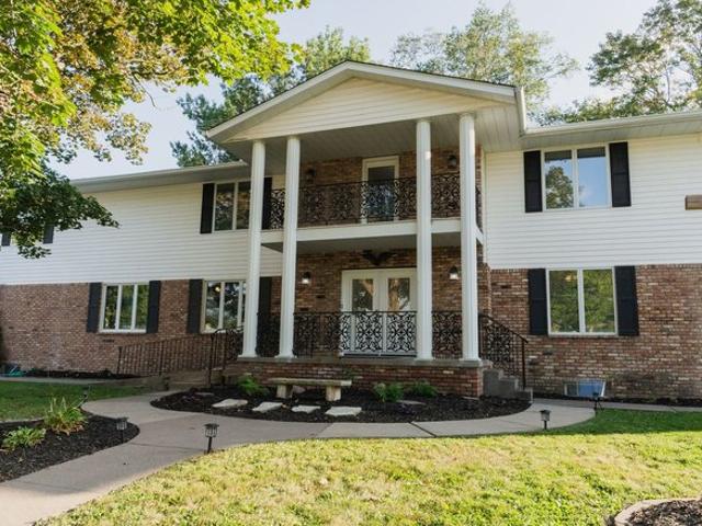 House for sale in Cedar, Iowa