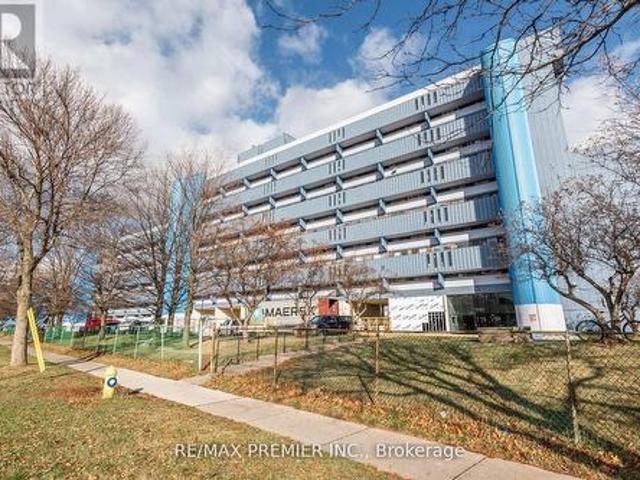 Condo for sale in Humber River—Black Creek, Toronto