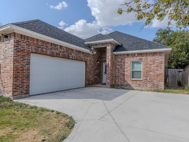 House for sale in Ellis, Texas