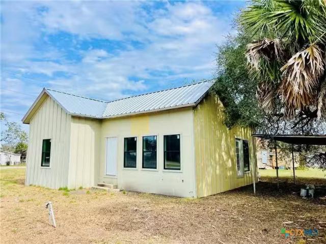 House for sale in Beeville
