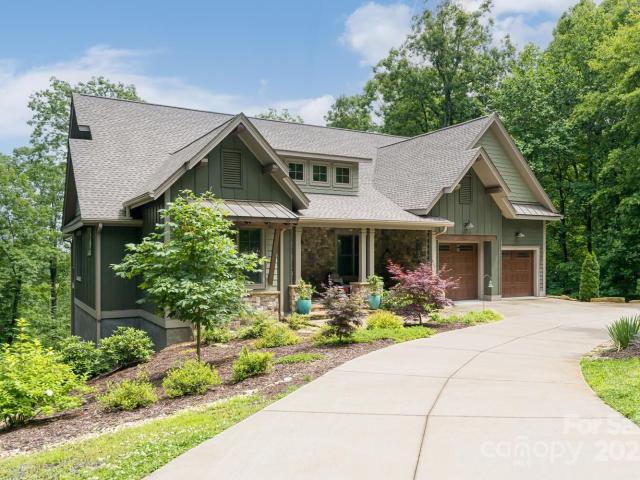House for sale in Flat Rock