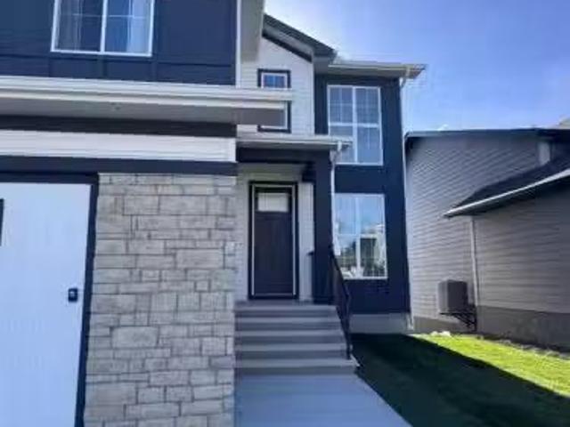 House for sale in Strathmore, Alberta