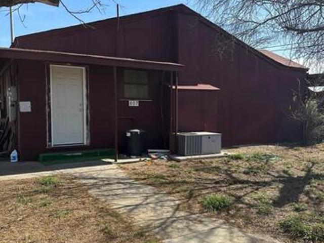 House for sale in Carrizo Springs