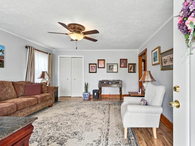 House for sale in Guthrie, Todd County