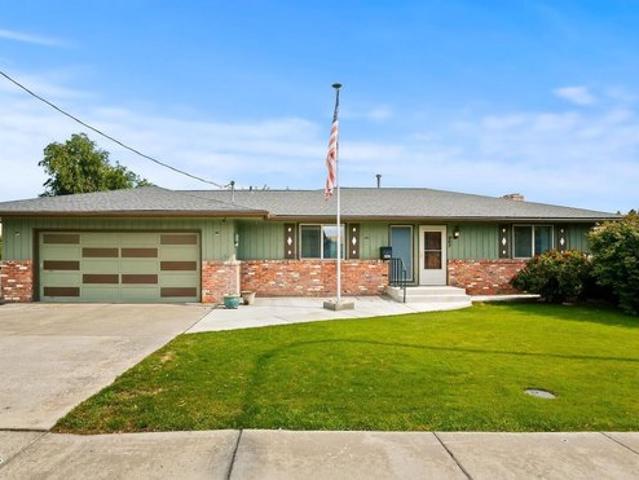 House for sale in Selah, Washington