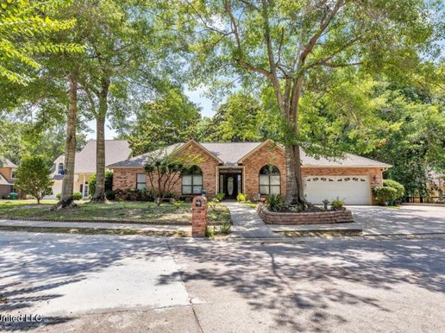 House for sale in Ocean Springs, Mississippi