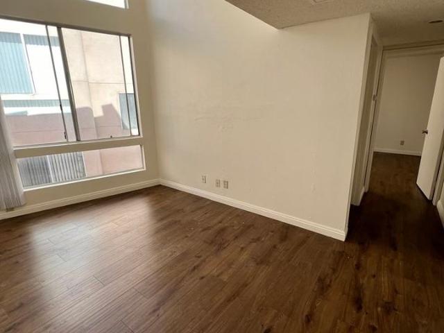 Apartment for rent in Canoga Park, California