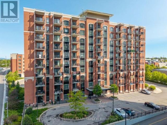 Condo for sale in River, Ottawa