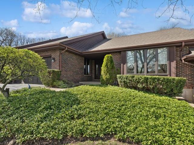 House for sale in Gurnee, Illinois