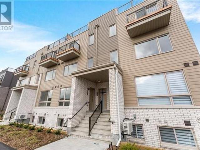 Townhouse for rent in Montreal Square, Ottawa