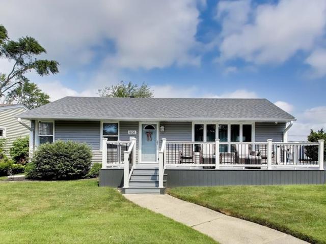 House for sale in Crown Point, Indiana