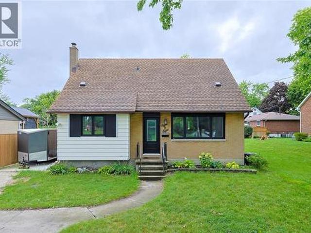 House for sale in Brights Grove, Ontario