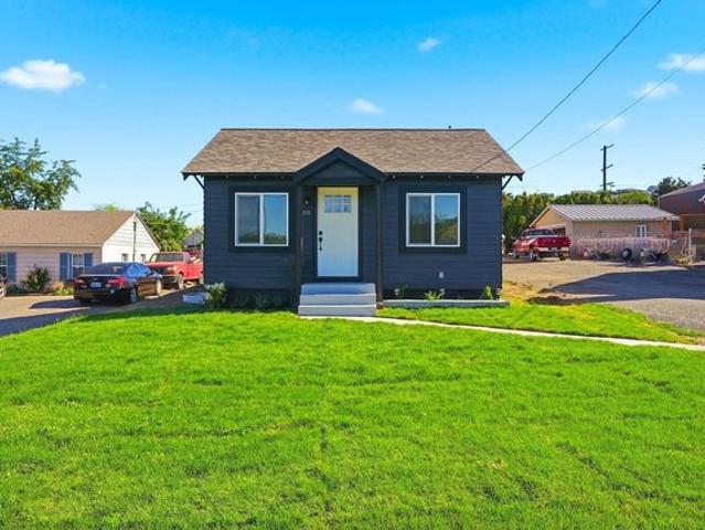 House for sale in Selah, Washington