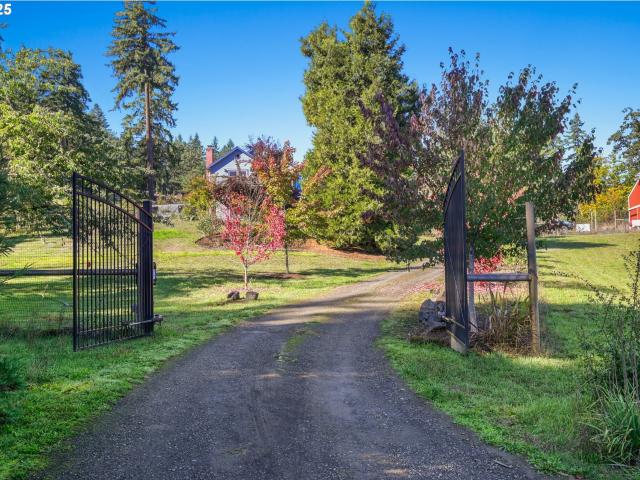 House for sale in Creswell, Oregon