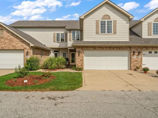 Townhouse for sale in Crown Point, Lake County