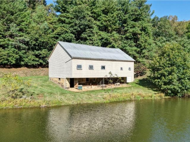 House for sale in Stone Creek, Tuscarawas County