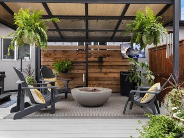 House for sale in Winston Heights/Mountview, Calgary
