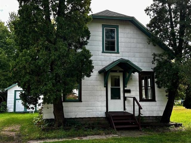 House for sale in Waupaca, Waupaca County