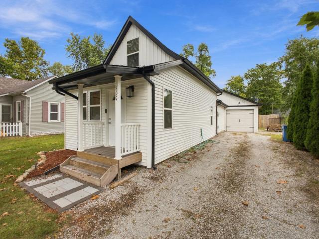 House for sale in De Motte, Jasper County