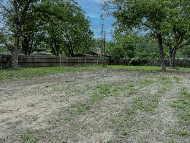 Land for sale in Luling, Texas