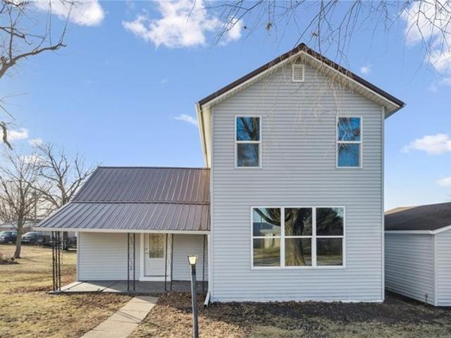 House for sale in Cedar, Iowa