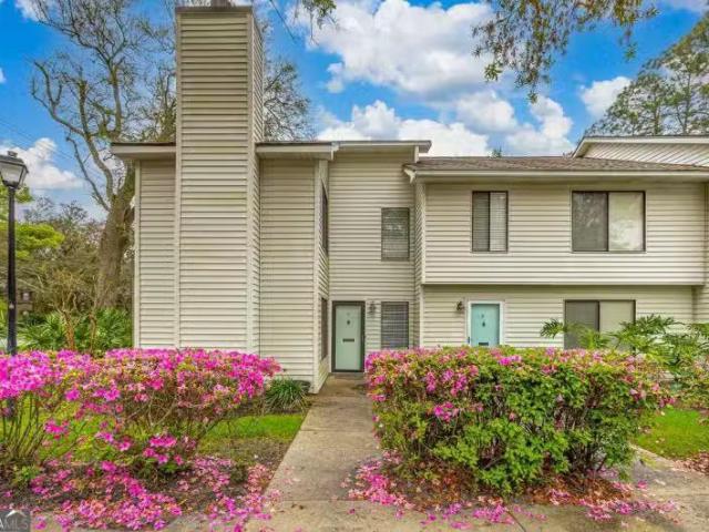 Condo for sale in Brunswick Condo for sale in Brunswick