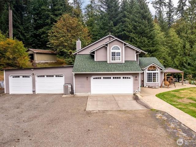 House for sale in Castle Rock, Cowlitz County