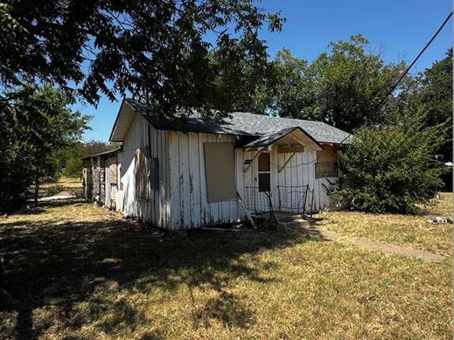 House for sale in De Young, Texas