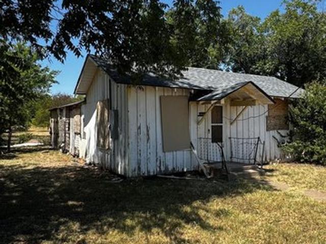 House for sale in De Young, Texas