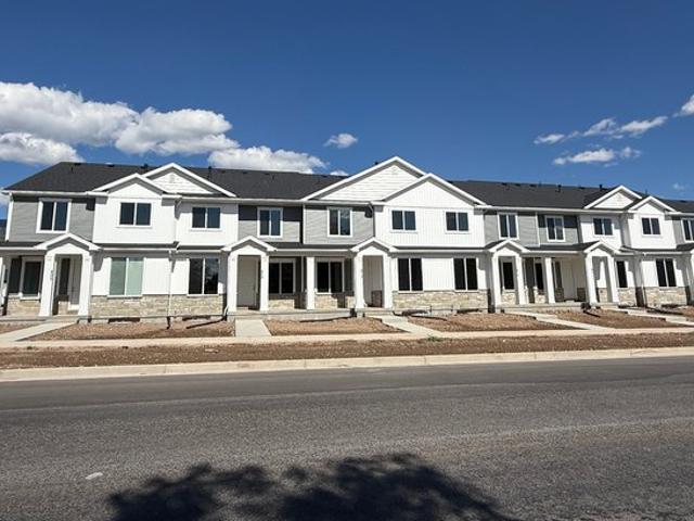 Townhouse for sale in Cache, Utah