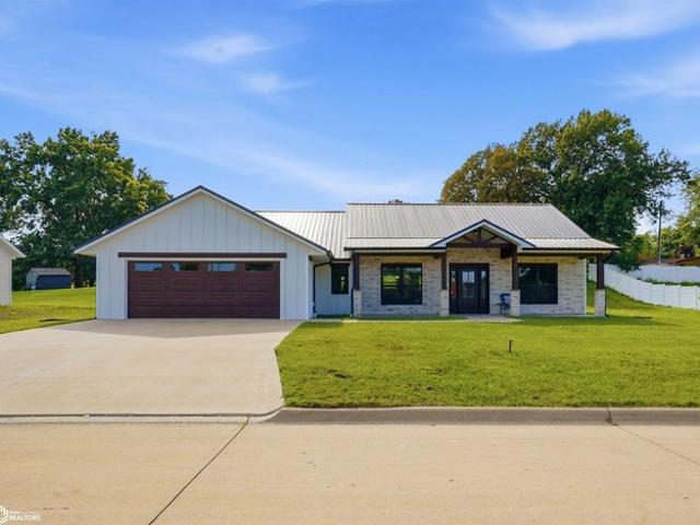 House for sale in Mount Pleasant, Iowa