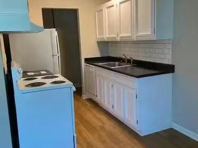 House for sale in Hopkins