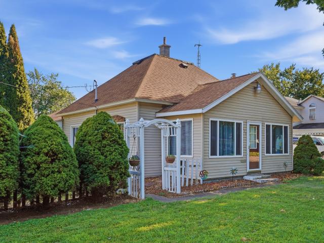 House for sale in Whiteside, Illinois
