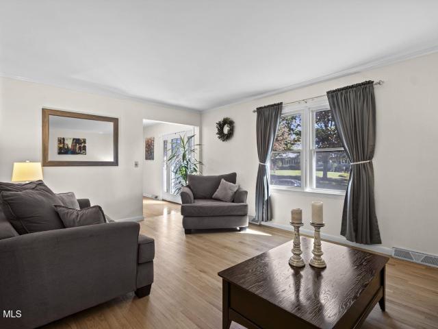 House for sale in Town of Niskayuna, Schenectady County
