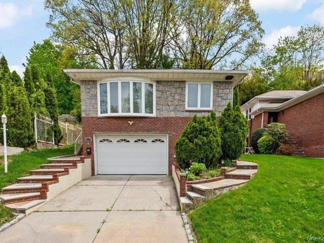 House for sale in Queens, Arverne