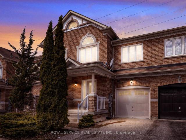 Townhouse for sale in Woburn, Ontario