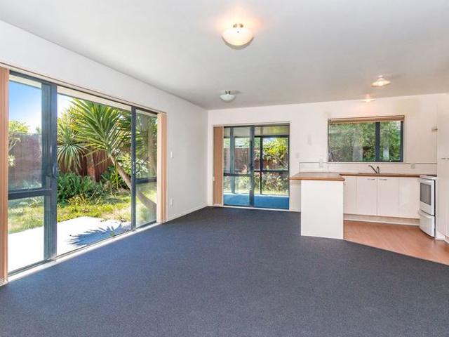 House for rent in Chaslands, Canterbury