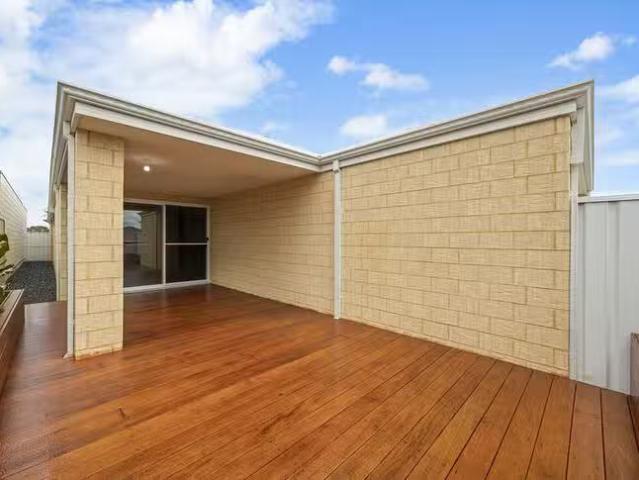 House for rent in Golden Bay