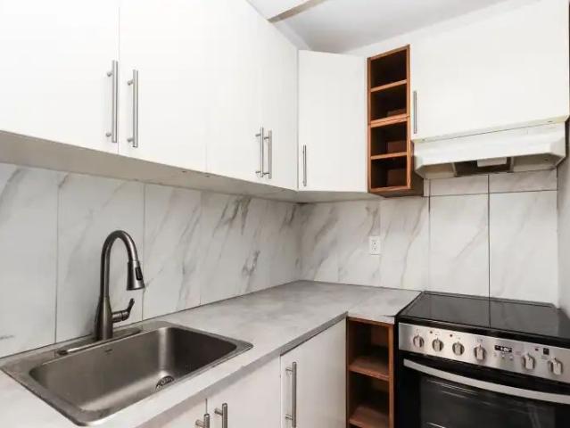 Apartment for rent in Mont-royal, Quebec