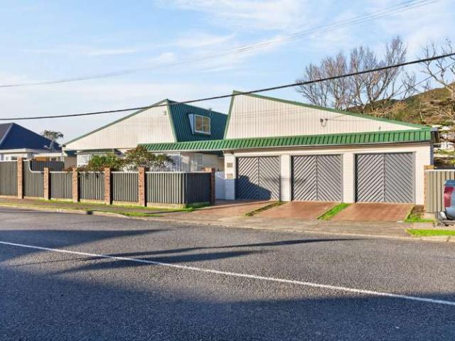 House for sale in Days Bay, Wellington