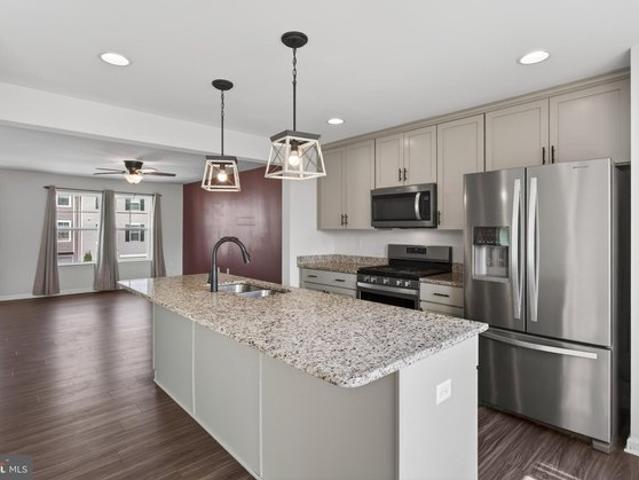Townhouse for sale in Falling Waters, West Virginia