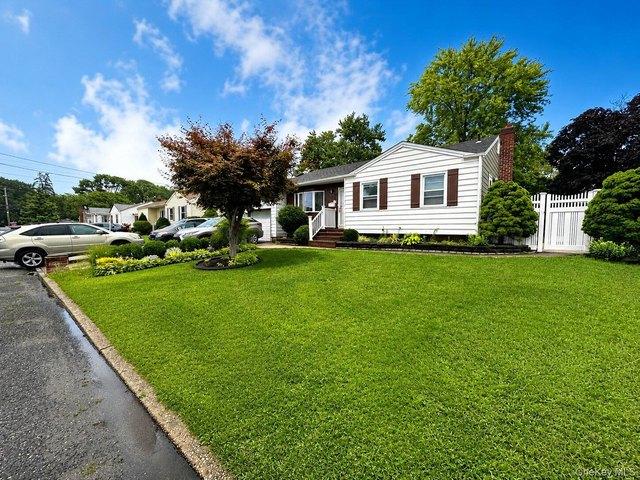 House for sale in Bohemia, New York