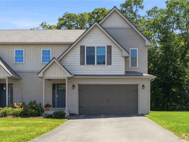 Condo for sale in Cranston, Rhode Island
